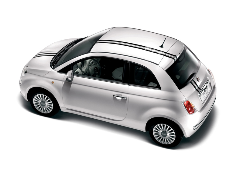 Illustration for article titled Fiat 500 Rolls Out in Europe, Bristling with Tech Goodness